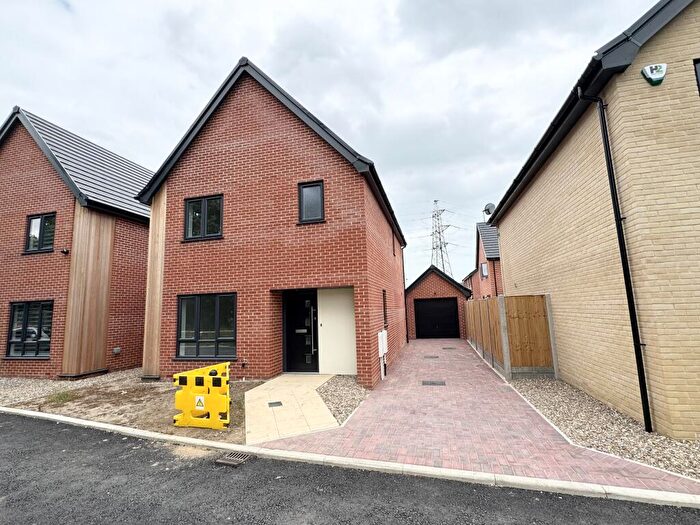 3 Bedroom Detached House To Rent In Lime Avenue, Oulton, Lowestoft, NR32