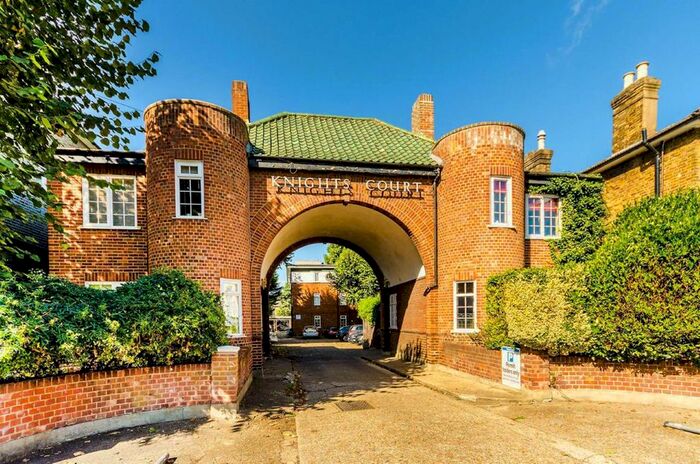 2 Bedroom Flat To Rent In Knights Park, Kingston Upon Thames, KT1