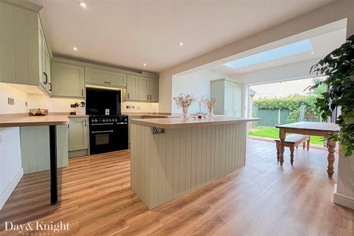 3 Bedroom Semi-Detached House For Sale In Willow Close, Worlingham, Beccles, NR34