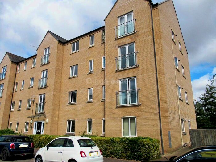 2 Bedroom Flat To Rent In Skipper Way, St Neots, PE19