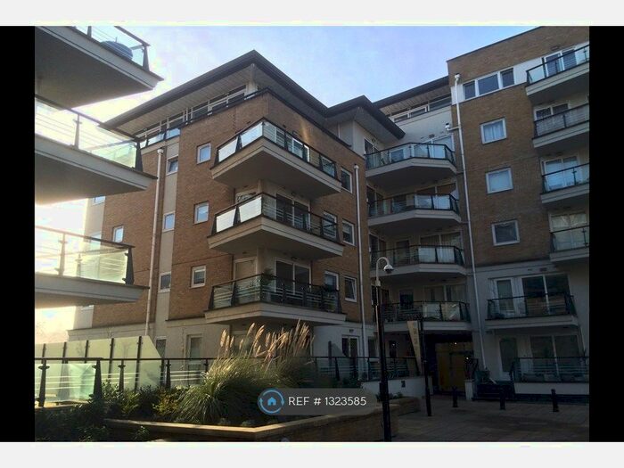 2 Bedroom Flat To Rent In Smugglers Way, London SW18