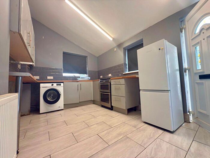 2 Bedroom Flat To Rent In Marsh Road, Luton, LU3