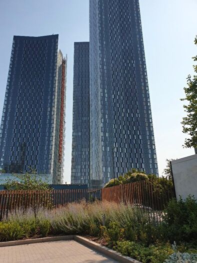 2 Bedroom Flat To Rent In Deansgate Square, Manchester, M15