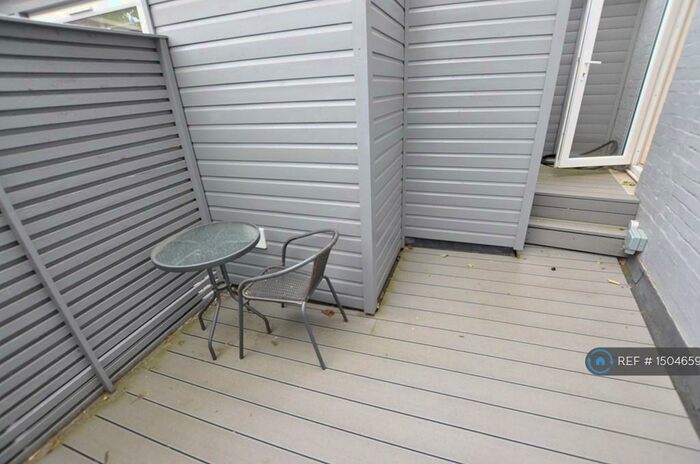 1 Bedroom Flat To Rent In High Road, London, N2