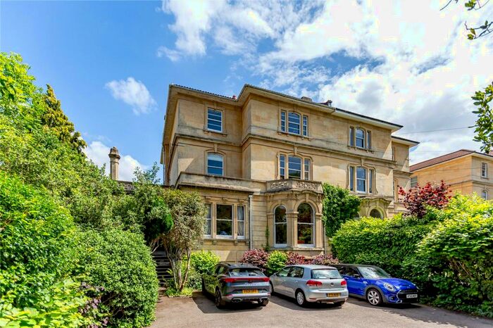 2 Bedroom Apartment To Rent In Cambridge Park, Redland, Bristol, BS6