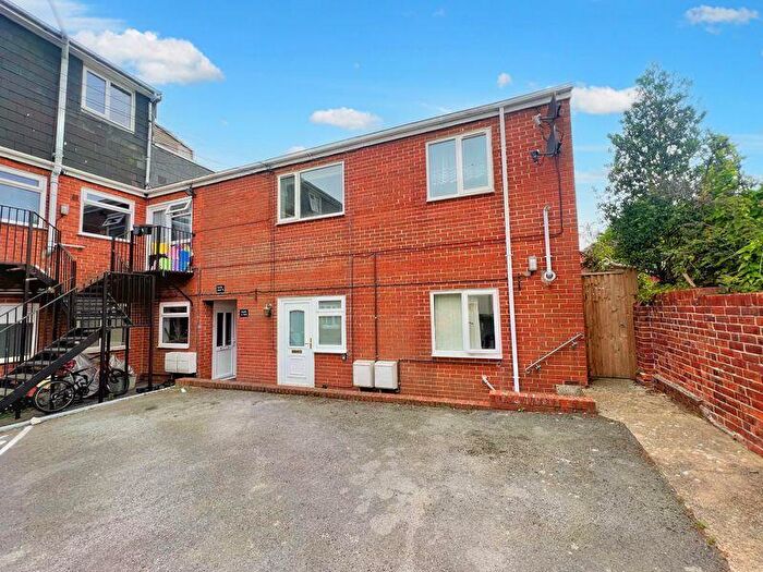 2 Bedroom Apartment For Sale In Kirtleton Avenue, Weymouth, DT4