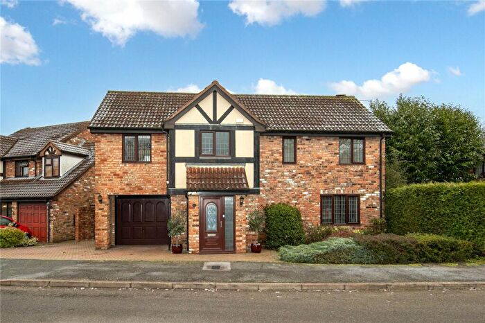 4 Bedroom Detached House For Sale In Copthorne, Luton, Bedfordshire, LU2
