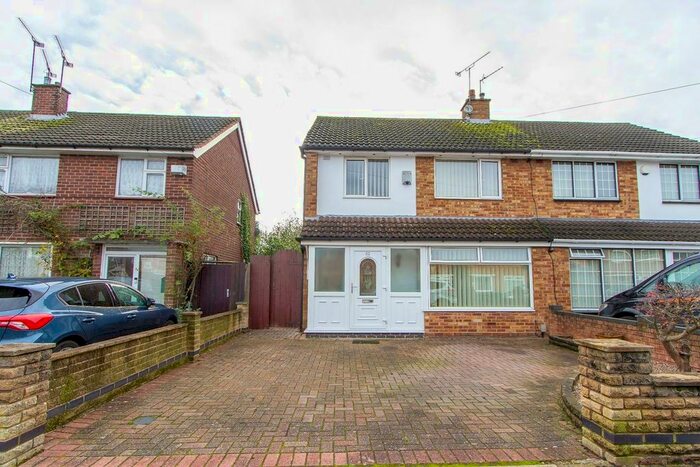 3 Bedroom Semi-Detached House To Rent In Brixham Drive, Coventry, CV2