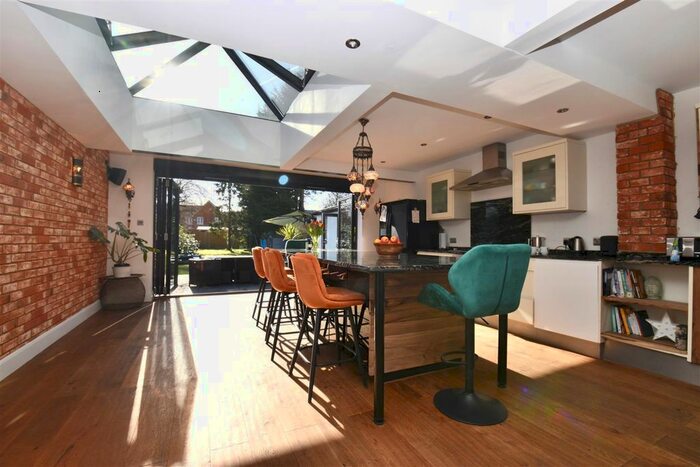 3 Bedroom Semi-Detached House To Rent In Haroldslea Drive, Horley RH6