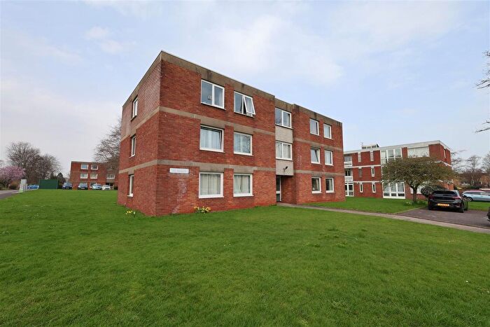 2 Bedroom Flat For Sale In The Beeches, Frenchay, Bristol, BS16