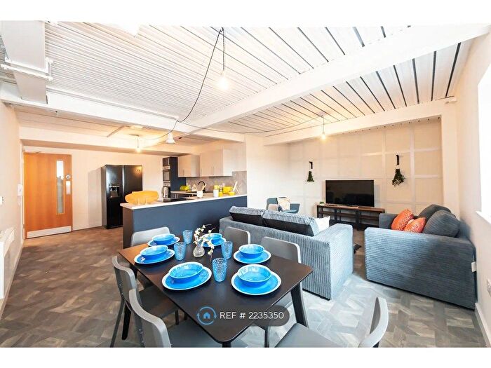 6 Bedroom Flat To Rent In Church Street, Ormskirk, L39