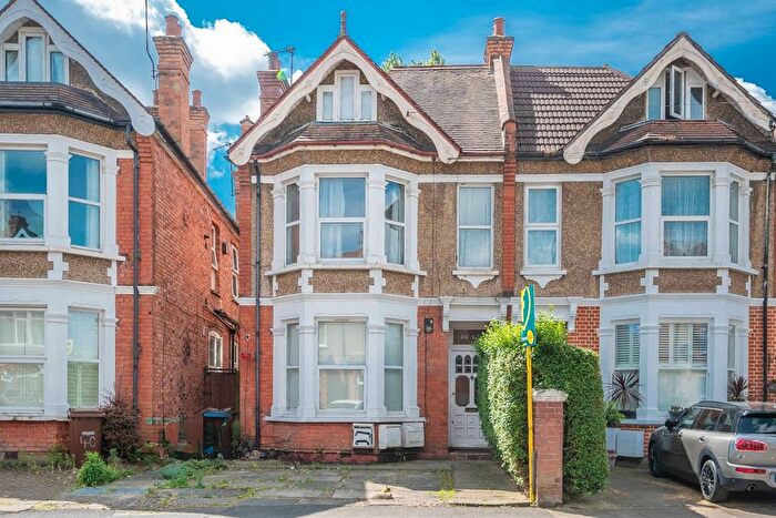 Studio To Rent In Welldon Crescent, Harrow, HA1