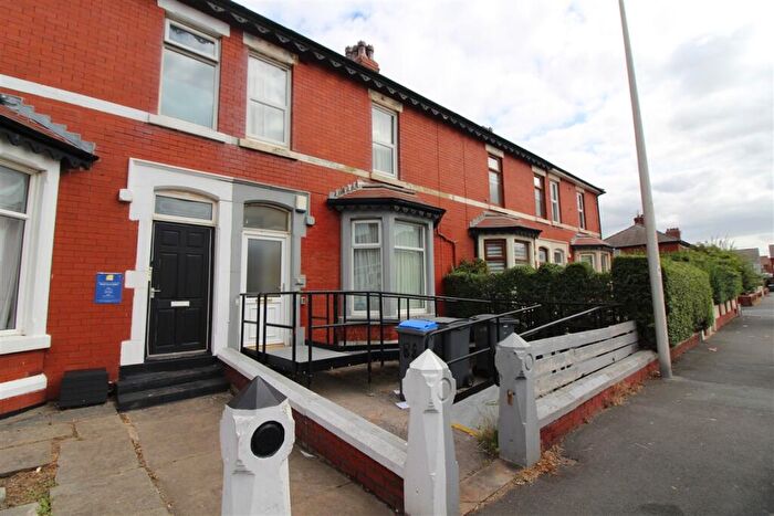 2 Bedroom Flat For Sale In Sherbourne Road, Blackpool, Lancashire, FY1