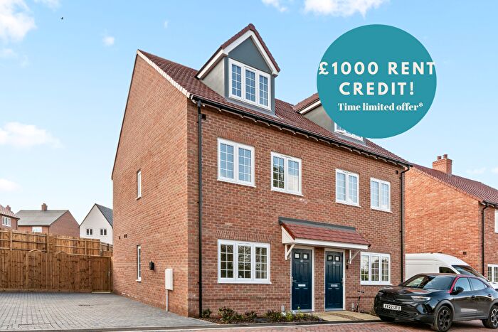 3 Bedroom Semi-Detached House To Rent In *Includes A £ Rent Credit!*Bridle Crescent, Braintree, Essex, CM7