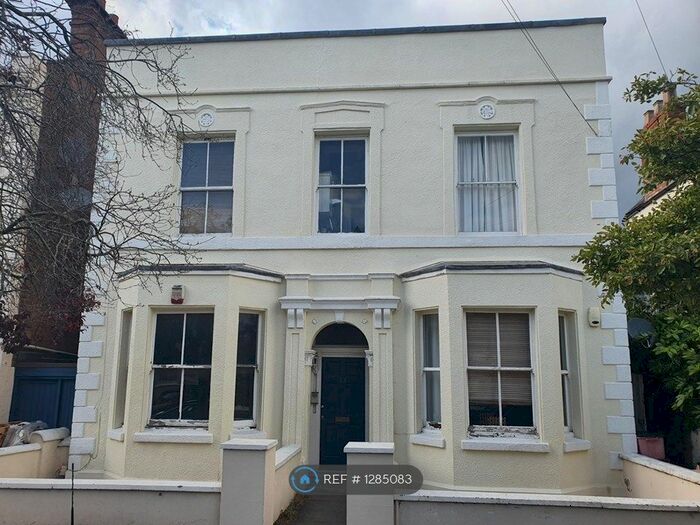 2 Bedroom Flat To Rent In Russell Terrace, Leamington Spa CV31