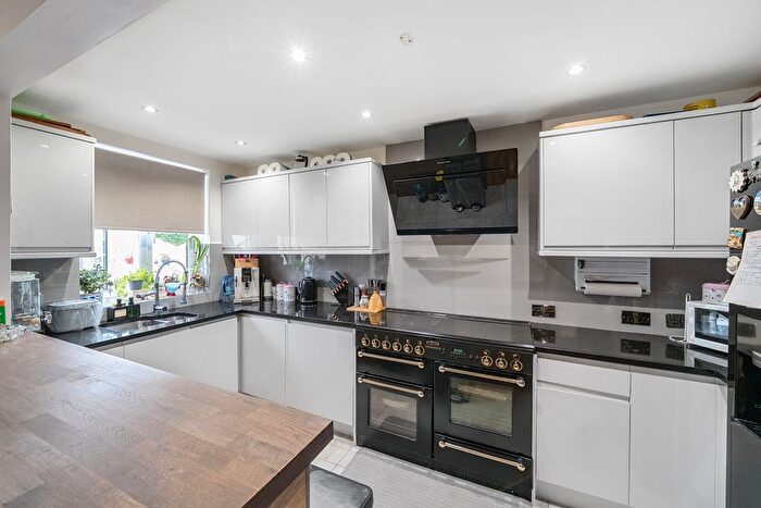 5 Bedroom Flat To Rent In Coulsdon Road, Old Coulsdon, Coulsdon, CR5