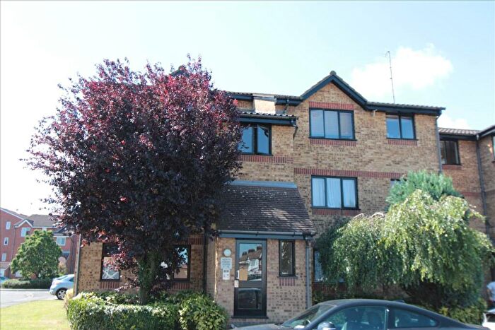 Flat To Rent In Verity Court, Charlton Road, Edmonton, London, N9