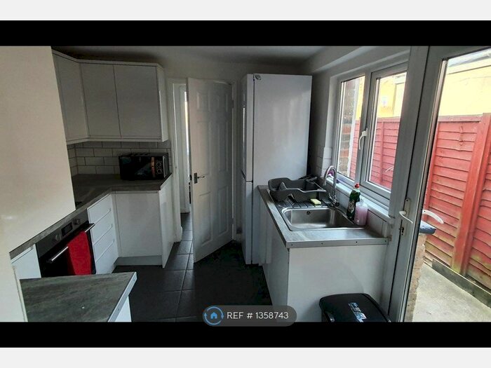 5 Bedroom Terraced House To Rent In Gillingham, Gillingham, ME7
