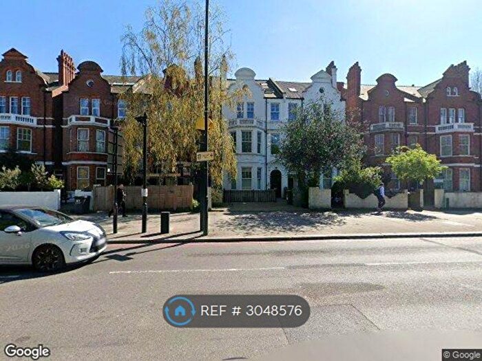 2 Bedroom Flat To Rent In Clapham Common South Side, London, SW4