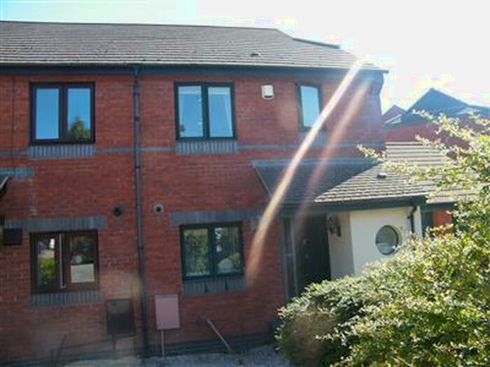 3 Bedroom House To Rent In Chandler's Walk, Exeter, EX2