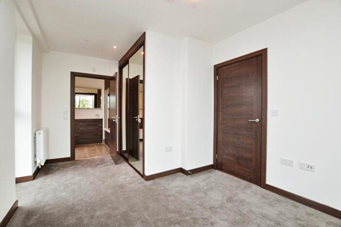 2 Bedroom Flat To Rent In Batik Road Lower Sydenham, SE26