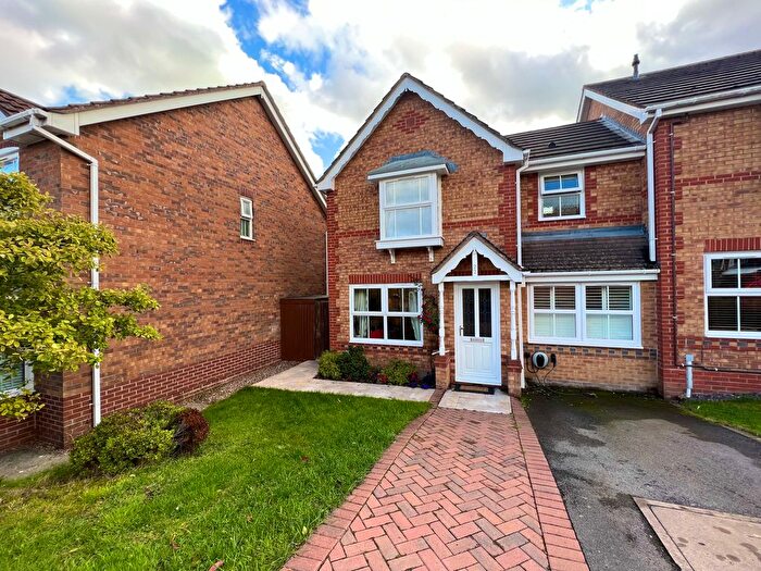 3 Bedroom Semi Detached House For Sale In Ravens Walk, Royal Wootton Bassett, Royal Wootton Bassett, SN4