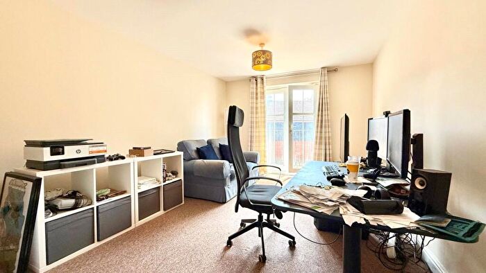 2 Bedroom Apartment To Rent In Horsecroft Way, Tilehurst, Berkshire, RG31