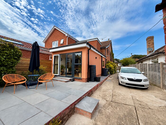 3 Bedroom Semi-Detached House For Sale In Glenville Road, Walkford, BH23