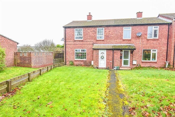 3 Bedroom Semi-Detached House For Sale In Jubilee Way, Newtown, GL13