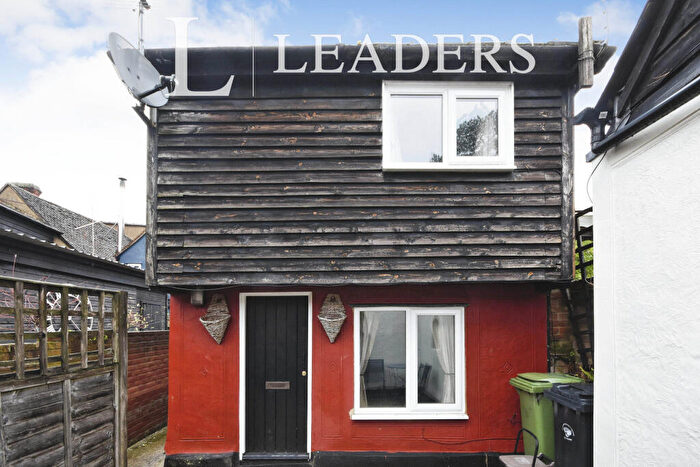 1 Bedroom Detached House To Rent In High Street. Dunmow, Essex, CM6