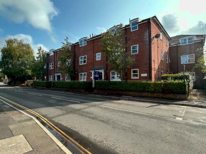 2 Bedroom Flat To Rent In Salisbury Road, Blandford Forum, DT11