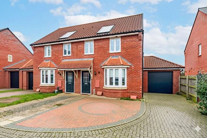 3 Bedroom Semi-Detached House For Sale In Harvey Close, Horsford, NR10