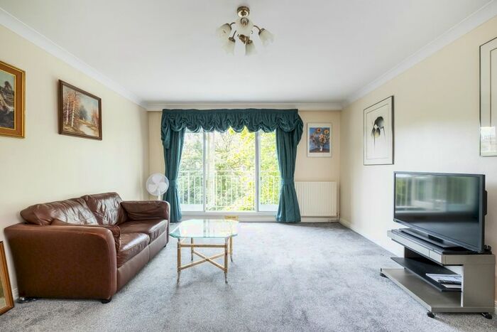 2 Bedroom Flat To Rent In Melbury Road, London, W14