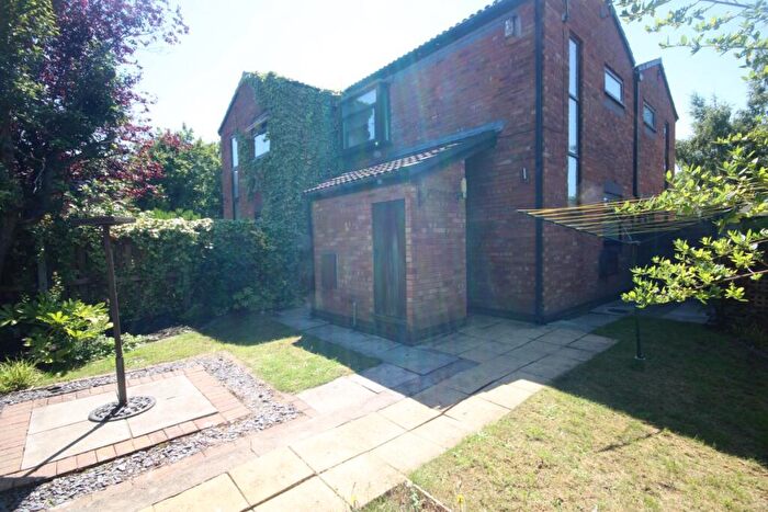 1 Bedroom Mews To Rent In Baristow Close, Chester, CH2