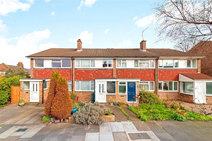 3 Bedroom House For Sale In The Birches, London, London, SE7