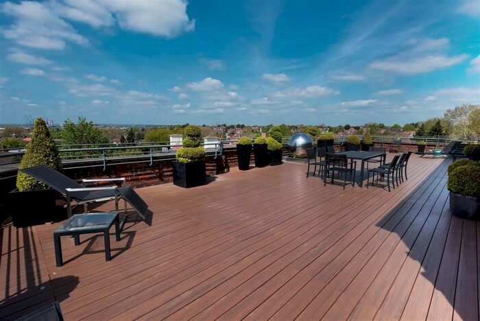 3 Bedroom Flat To Rent In Hodford Road, Golders Green, NW11