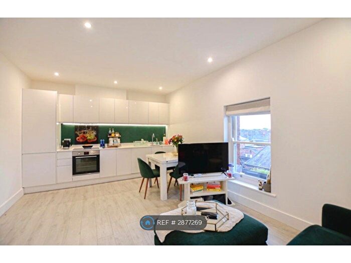 1 Bedroom Flat To Rent In Cheadle House, Cheadle, SK8