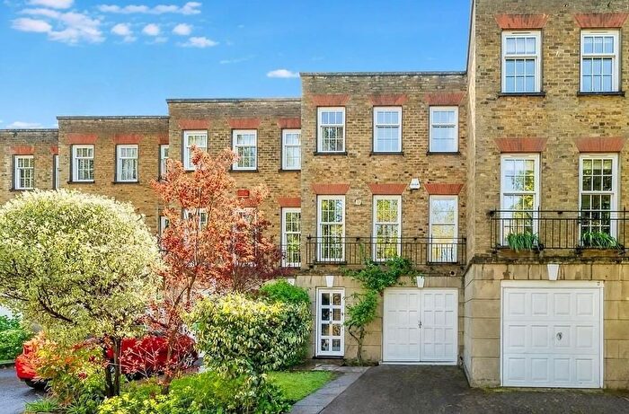 4 Bedroom Terraced House For Sale In Timber Close, Chislehurst, Kent, BR7
