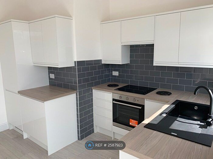 2 Bedroom Maisonette To Rent In Brighton Road, Purley, CR8