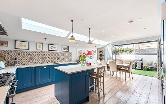 4 Bedroom Terraced House For Sale In Cobbold Road, London, W12