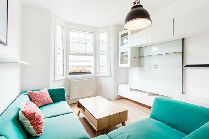 3 Bedroom Terraced House To Rent In Haberdasher Street, Shoreditch, London, N1