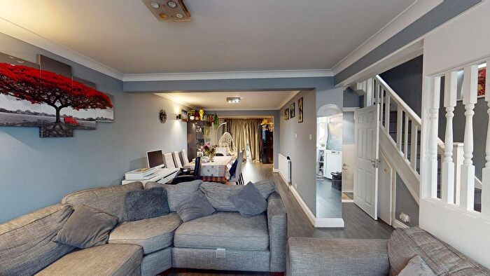 3 Bedroom Semi Detached House For Sale In Mountbel Road, Harrow Weald, HA7