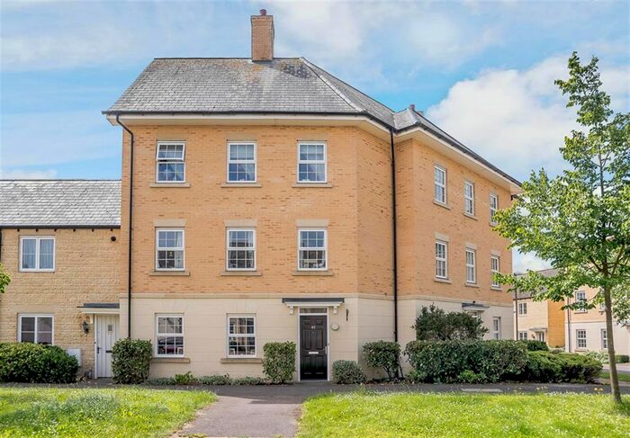 2 Bedroom Flat To Rent In Elmhurst Way, Carterton, Oxfordshire, OX18