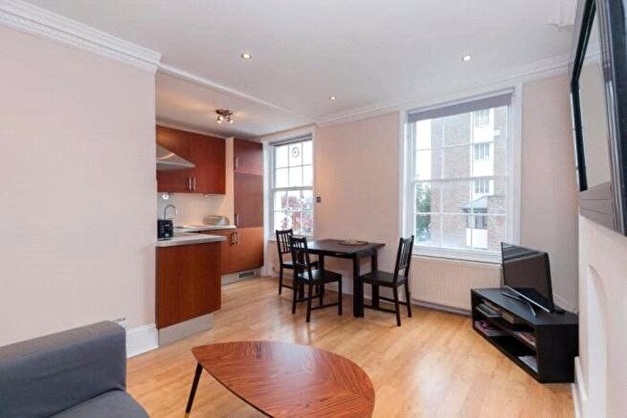 2 Bedroom Flat For Sale In St. Peter's Street, London, N1