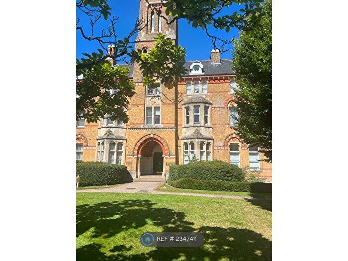 2 Bedroom Flat To Rent In Elizabeth House, Watford, WD24