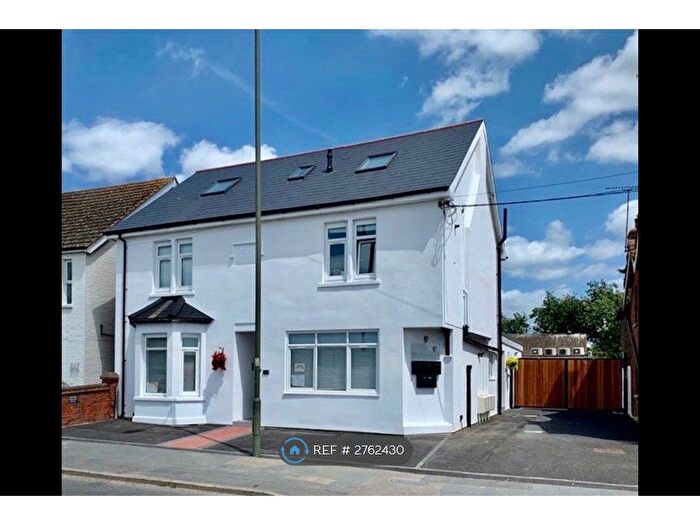 2 Bedroom Flat To Rent In Devon House, Blindley Heath, RH7