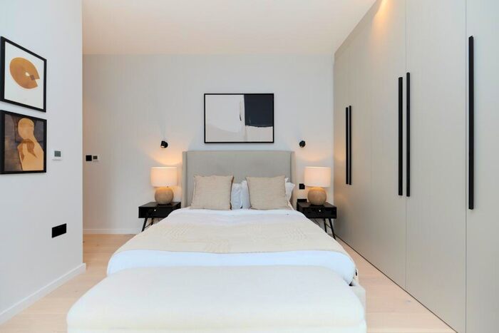 2 Bedroom Apartment For Sale In The Royal Majestic Apartments - Brondesbury, NW2