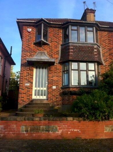 3 Bedroom Semi-Detached House To Rent In Farm Road, Edgware, HA8