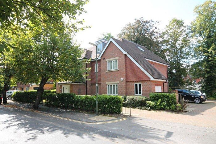 2 Bedroom Penthouse To Rent In Garlands Road, Leatherhead, KT22