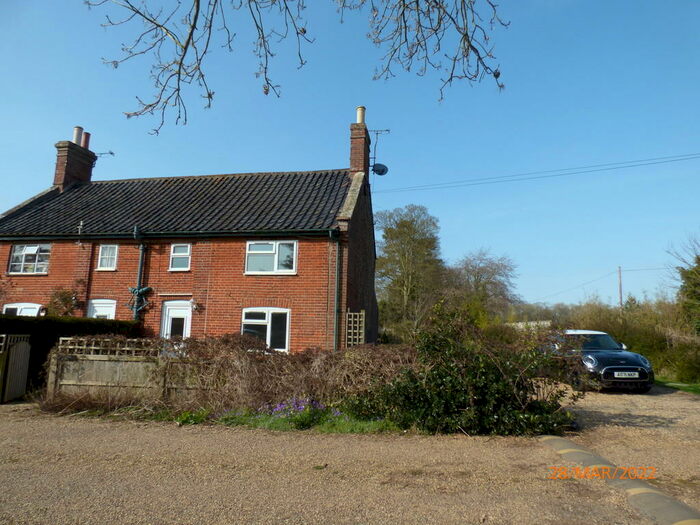 3 Bedroom Semi-Detached House To Rent In Loddon Road, Kirby Cane, Bungay, NR35